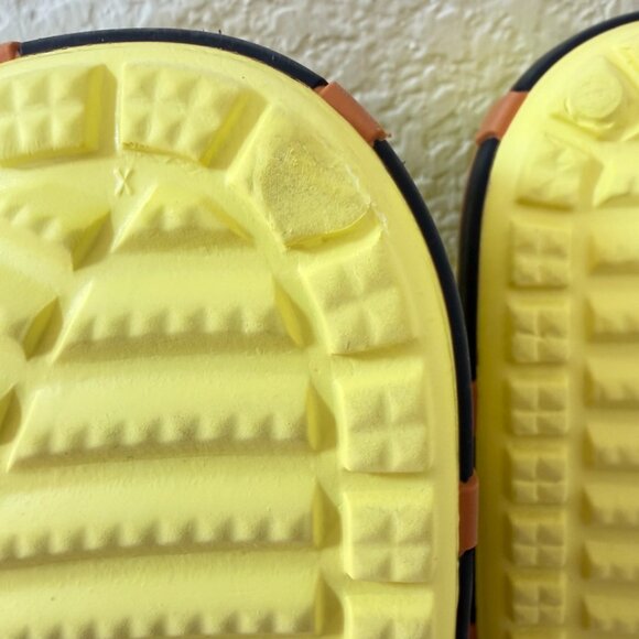 Sandals_&_Flip_Flops